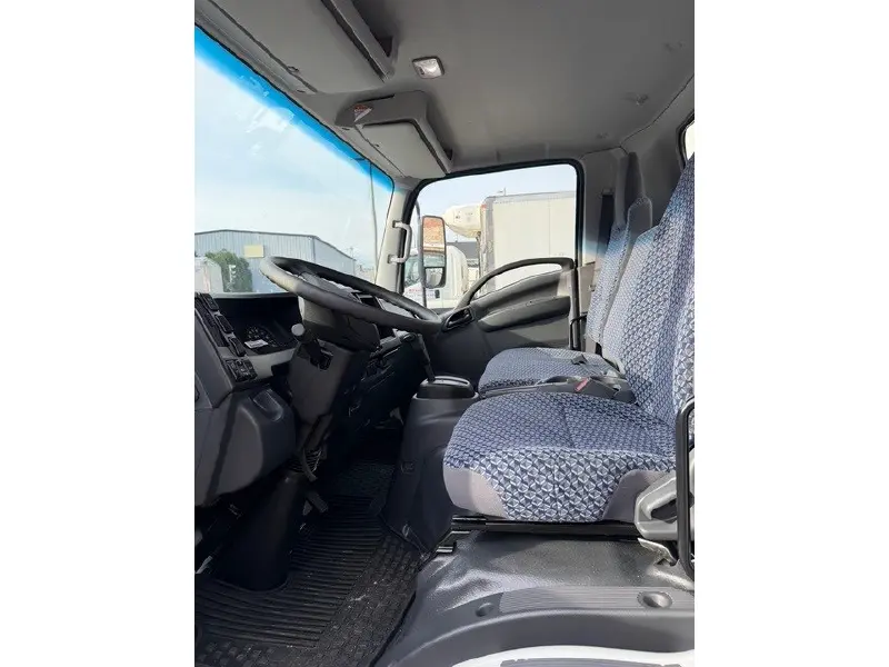 2025 ISUZU NPR HD