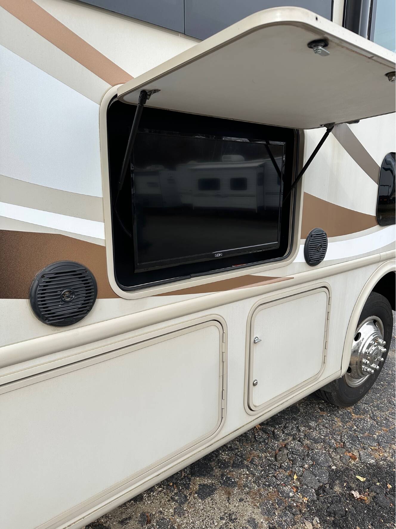 A photo of this 2017 Thor Motor Coach A.C.E. 27.2