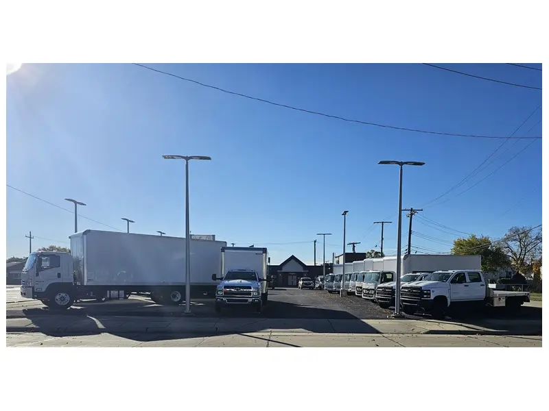 2024 ISUZU NPR HD