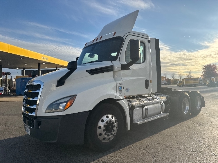 2020 FREIGHTLINER CASCADIA 126 in Melrose Park, IL