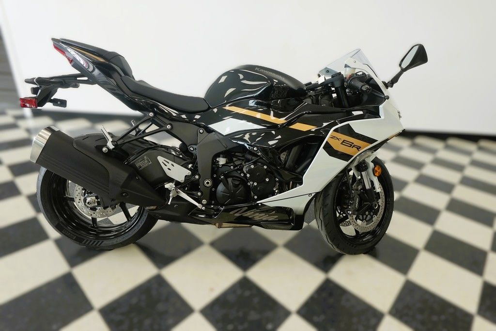 10/27迄、期間限定販売。希少完売品！VERDY black means Kawasaki Ninja ZX-6R Ebony-Metallic Flat Spark Black