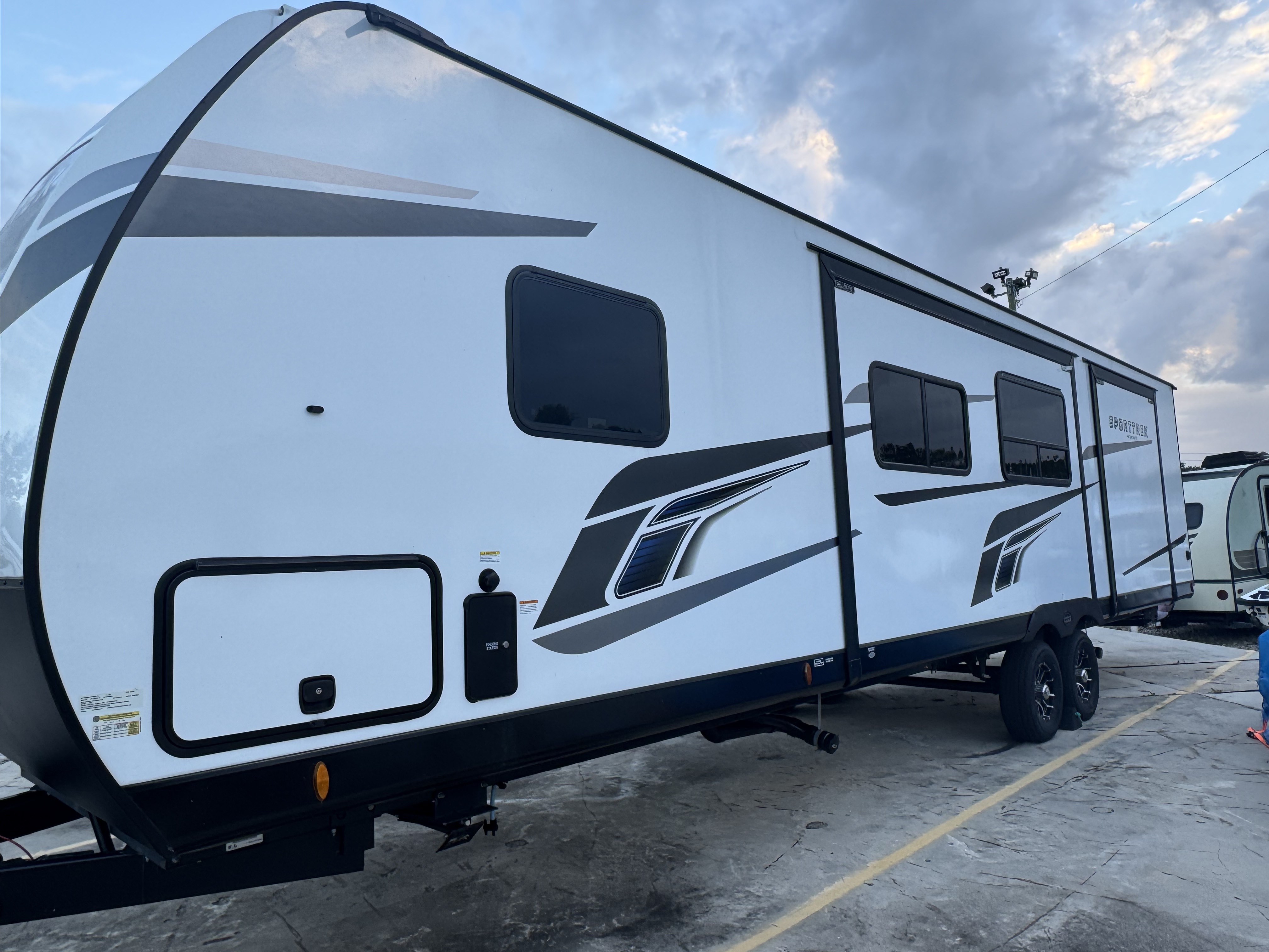 2025 Venture Rv SPORTTREK 333 VIK RV