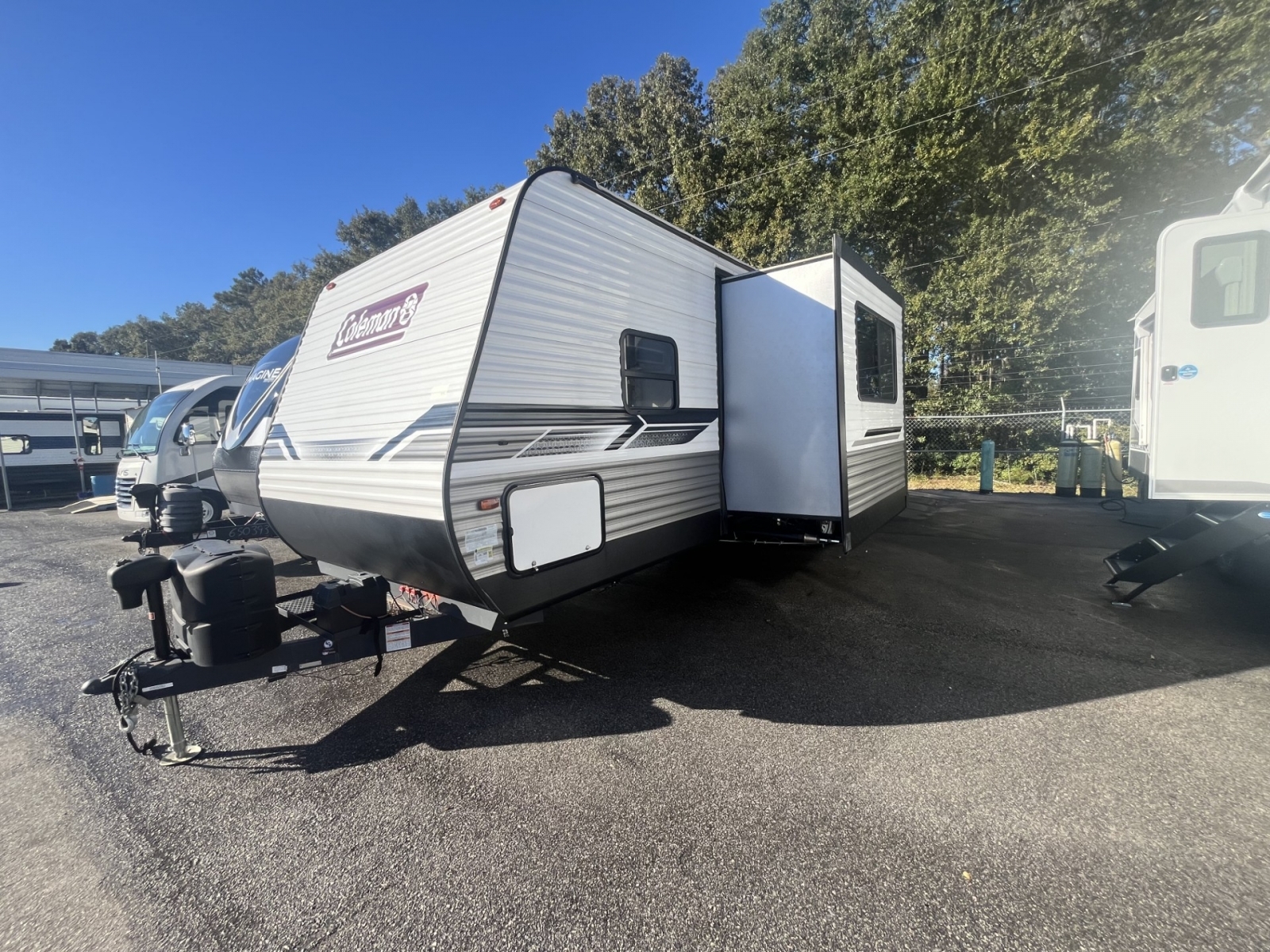 2022 Dutchmen Coleman Lantern 300TQ in dothan AL