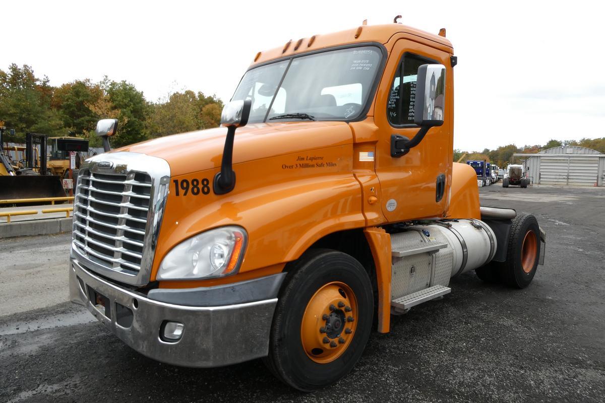 2013 FREIGHTLINER CASCADIA 125 in Sparrowbush, NY