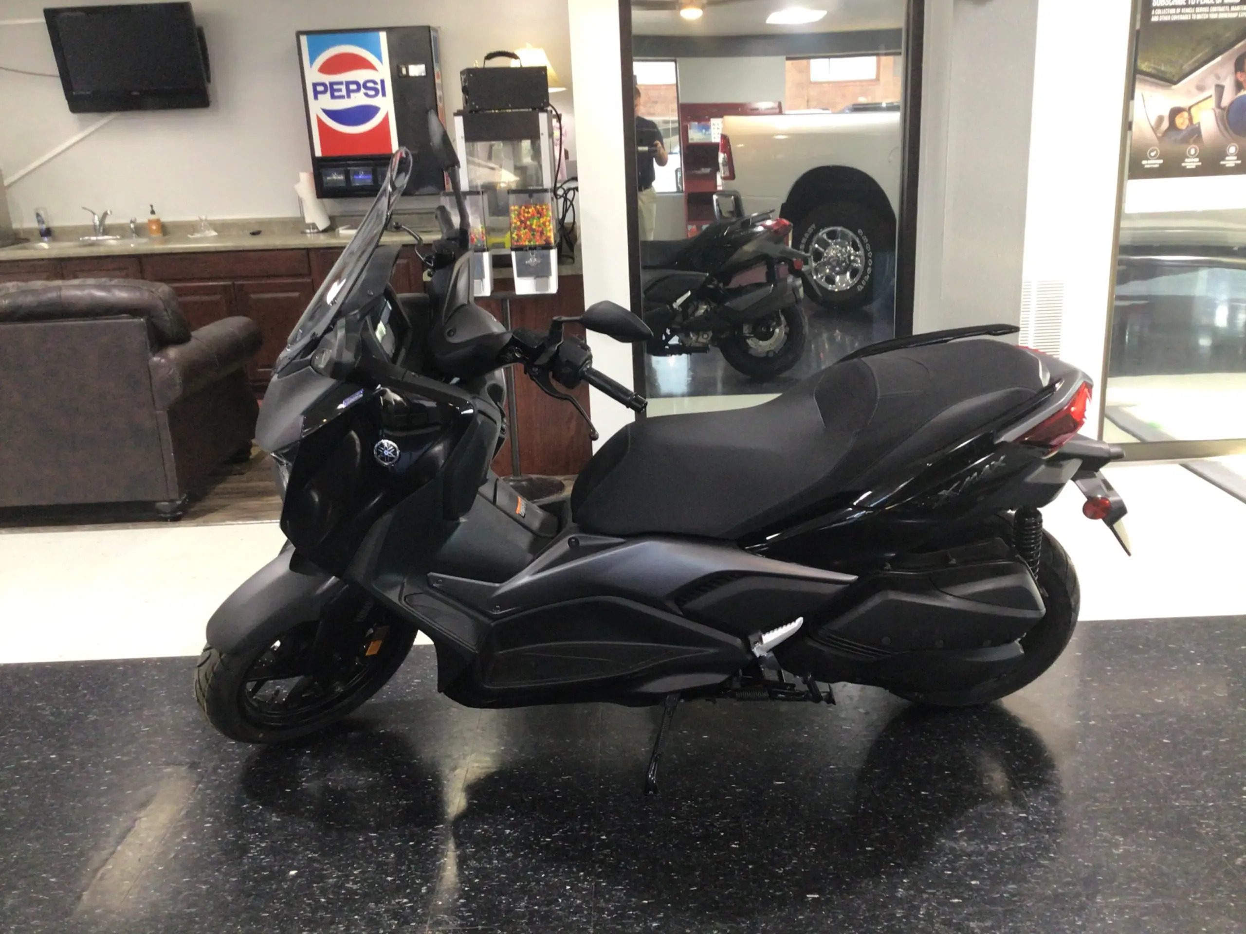 2025 Yamaha XMAX in Mccook, NE