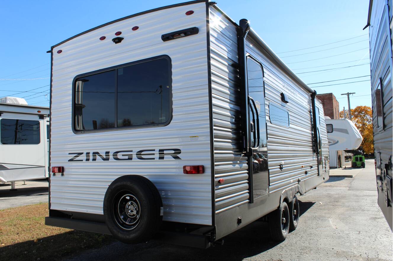 A photo of this 2026 Crossroads ZINGER 260RL
