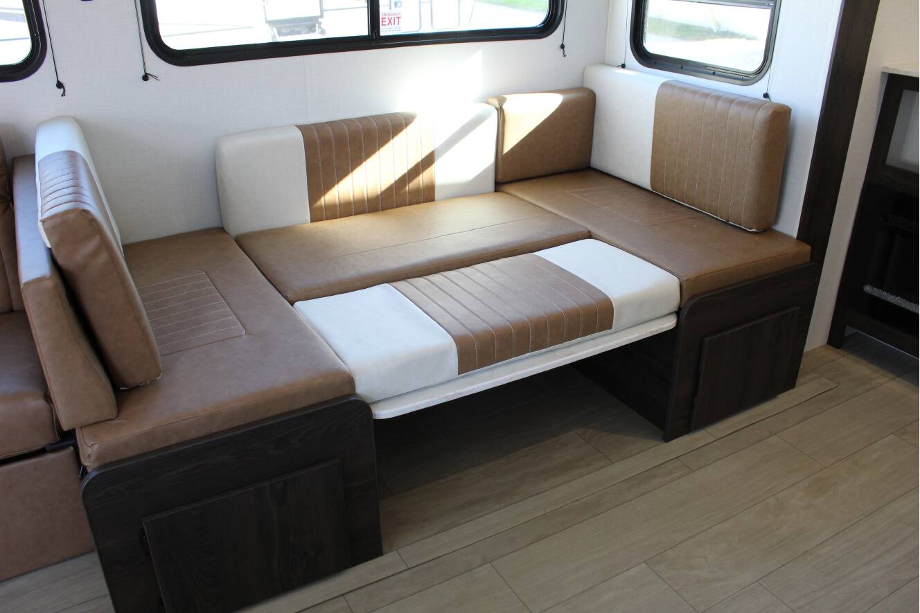 A photo of this 2026 Crossroads ZINGER 260RL