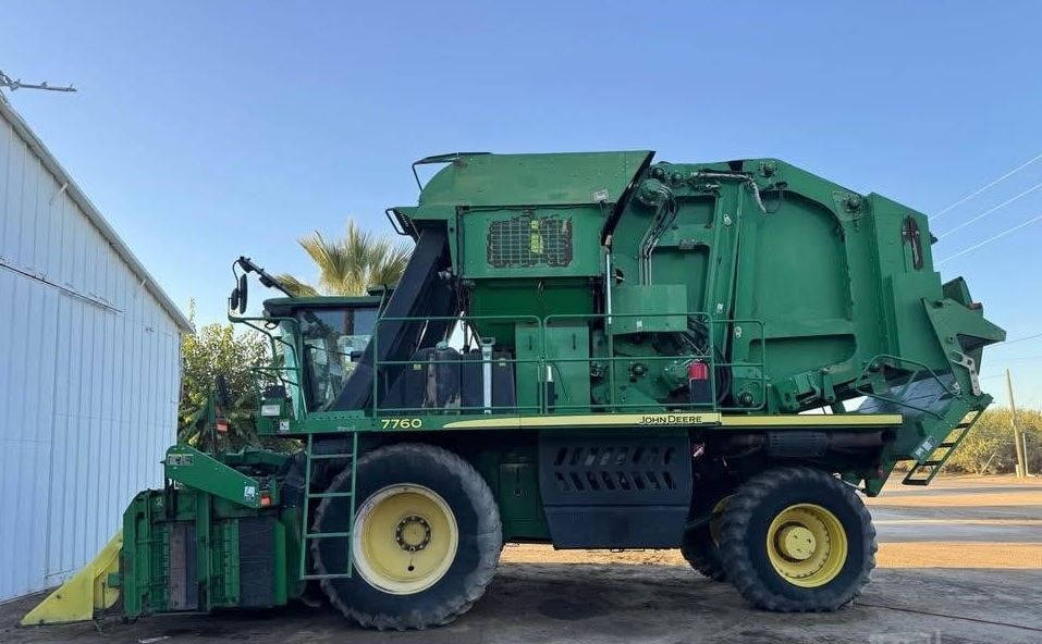 2011 JOHN DEERE 7760 in Bakersfield, CA