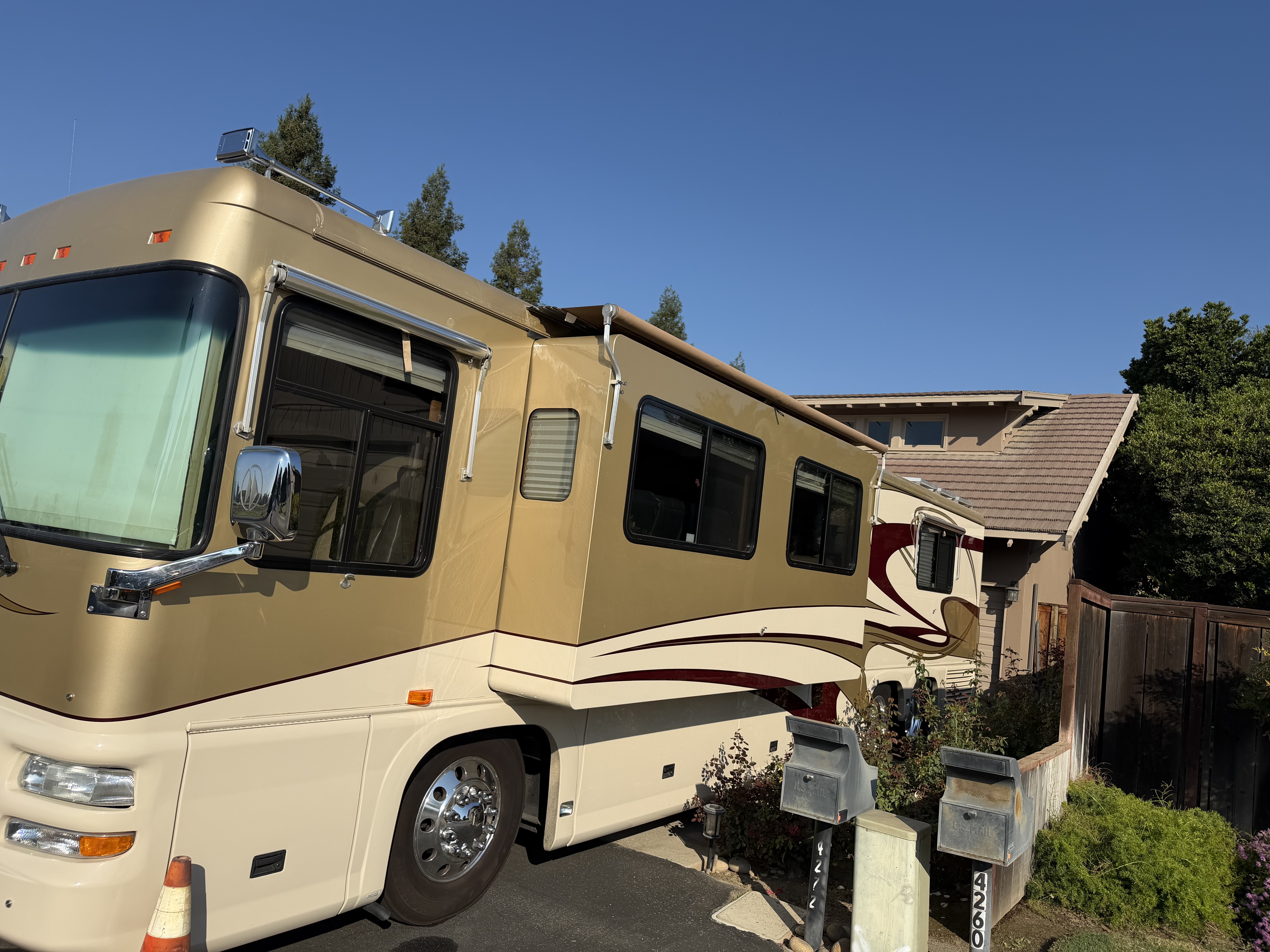 2003 Foretravel U 320 3820 RV