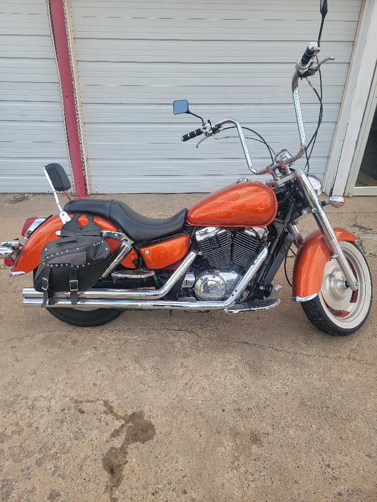 2003 Honda VT 1100 C2 in Enid, OK