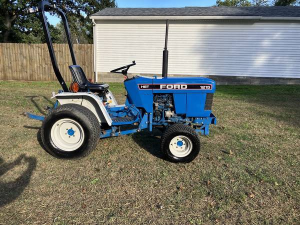 1995 FORD 1215 Tractor with Mower Deck in North Lima, OH