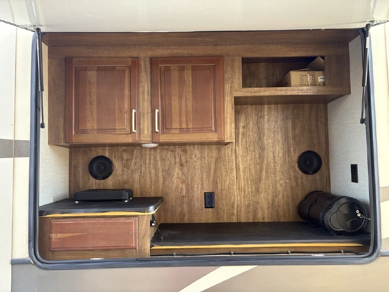 2017 KEYSTONE MONTANA 3660RL