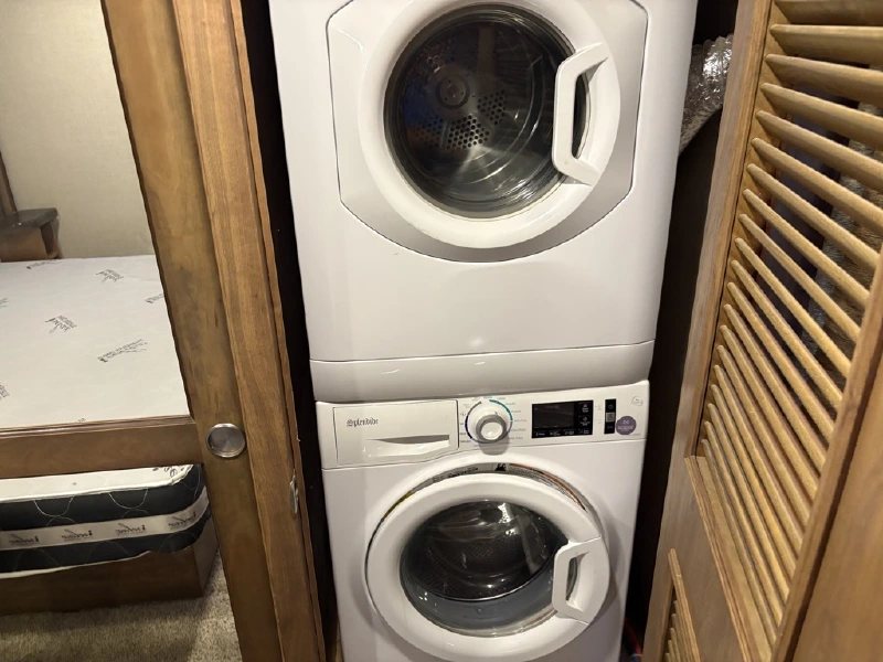 2017 KEYSTONE MONTANA 3660RL