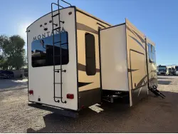 2017 KEYSTONE MONTANA 3660RL