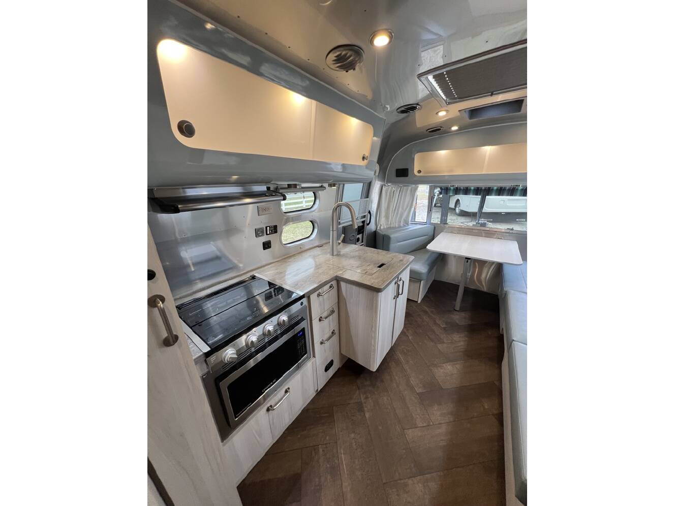A photo of this 2022 Airstream INTERNATIONAL 25 FB