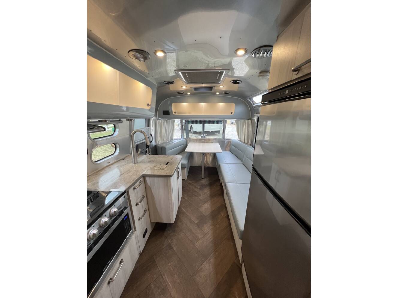 A photo of this 2022 Airstream INTERNATIONAL 25 FB