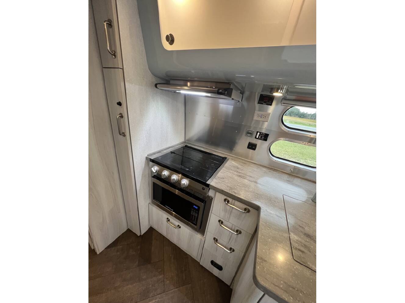 A photo of this 2022 Airstream INTERNATIONAL 25 FB