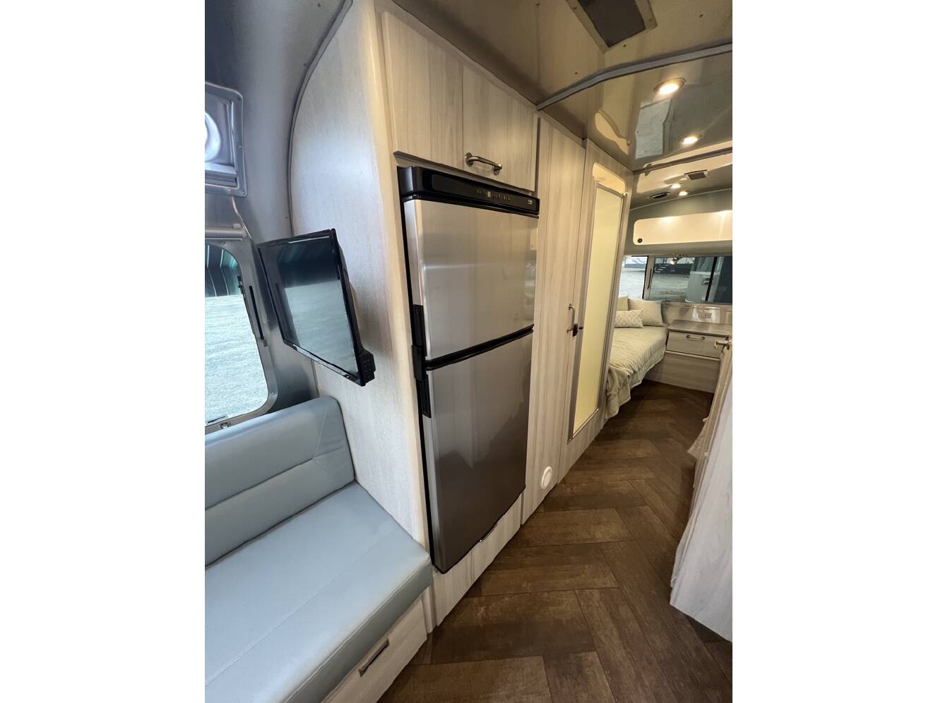 A photo of this 2022 Airstream INTERNATIONAL 25 FB