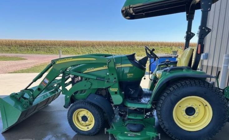 2013 JOHN DEERE 3520 in Inwood, IA