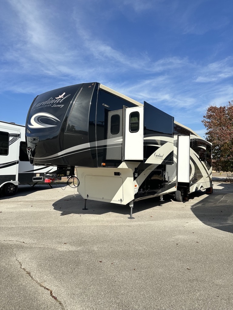 2020 Forest River CARDINAL 3350RLX in newcastle OK