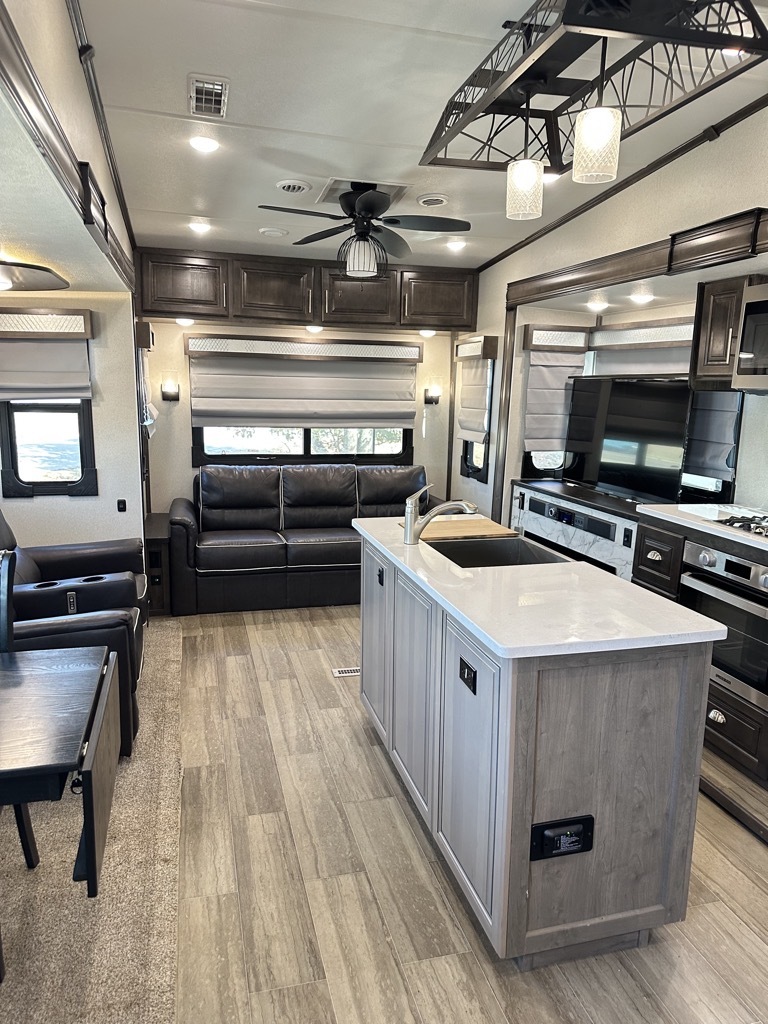 2020 Forest River CARDINAL 3350RLX in newcastle OK