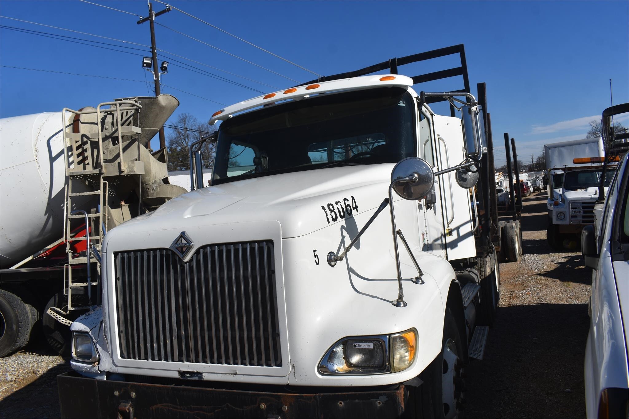 2005 International 9200i photo 4