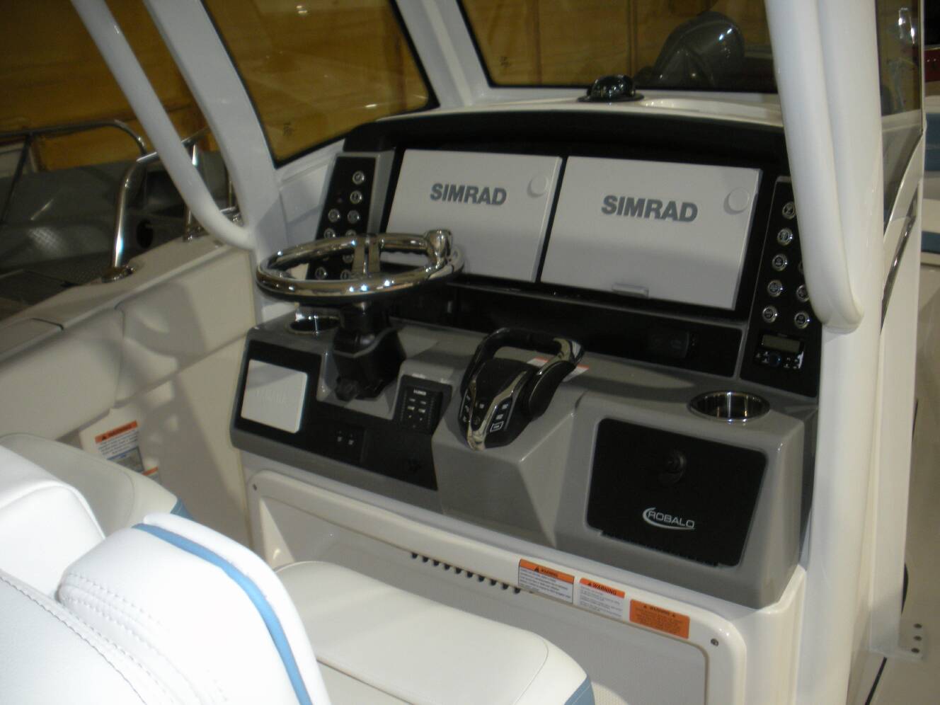 A photo of this 2026 Robalo R270 CC