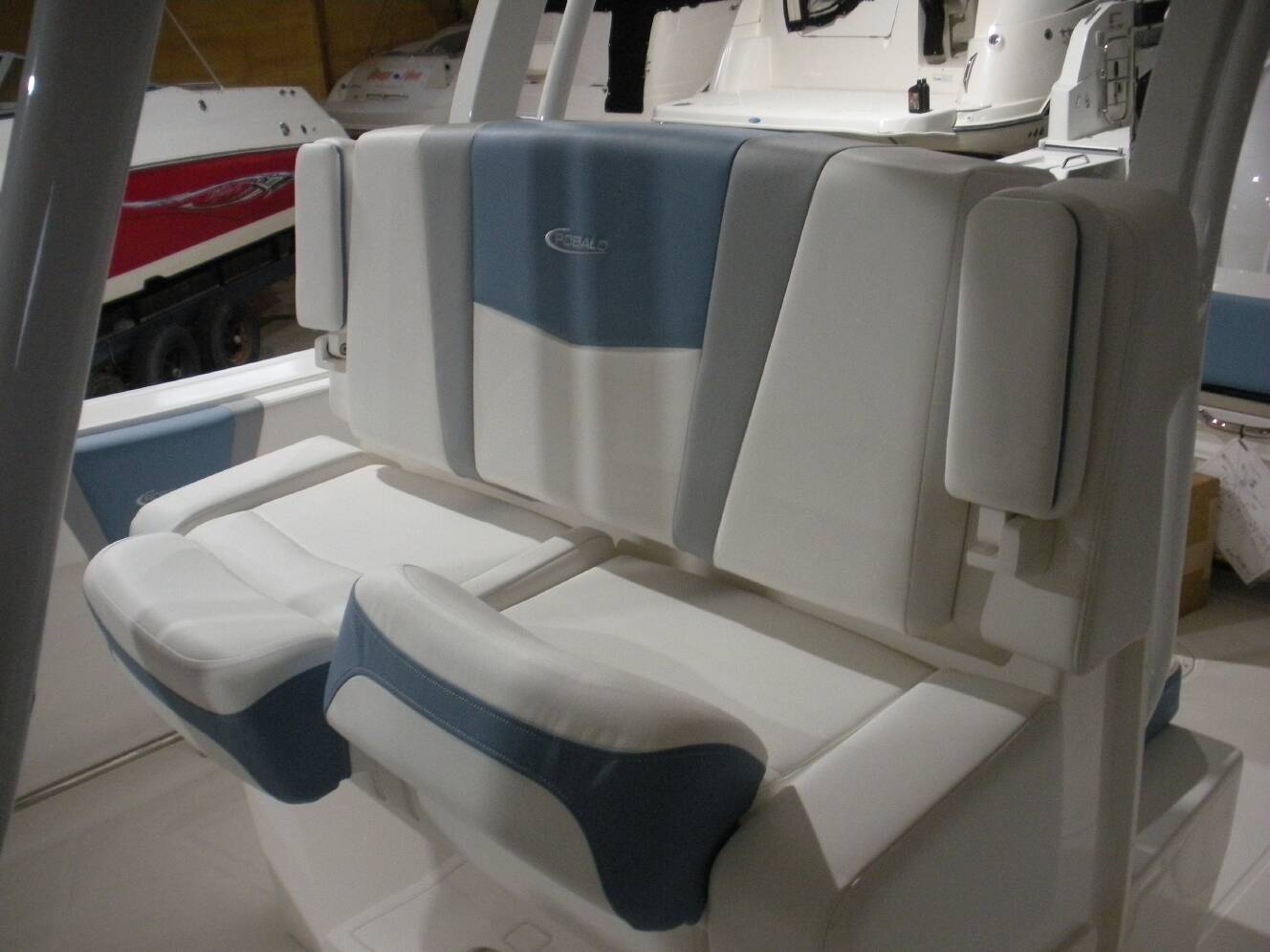 A photo of this 2026 Robalo R270 CC