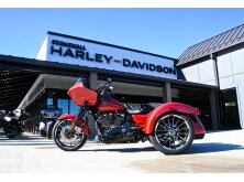 Check out the 2025 Harley-Davidson Road Glide Key Highlights image