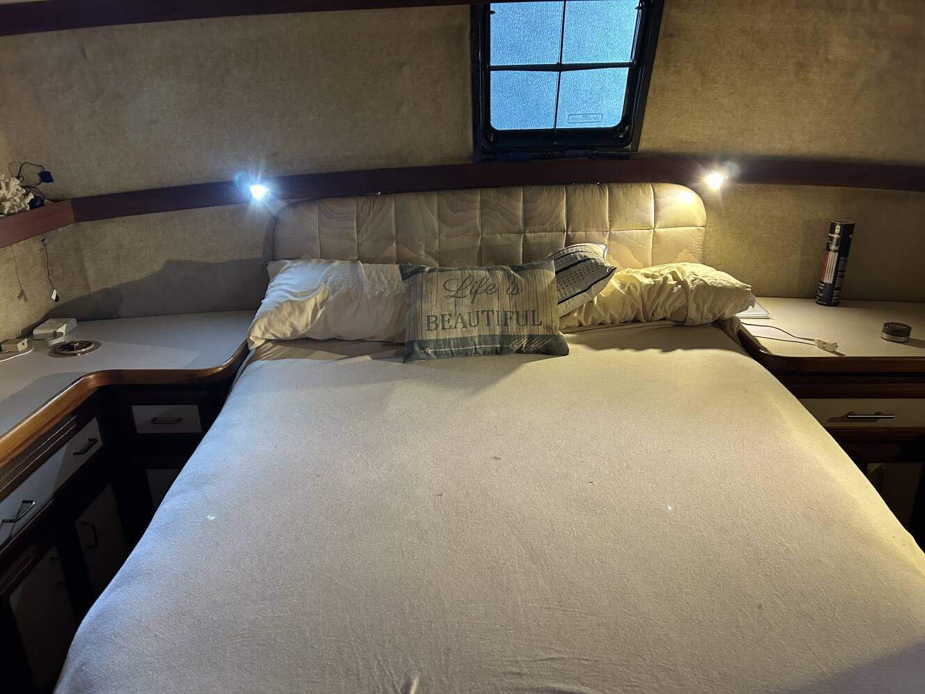A photo of this 1988 Carver 3607 Aft Cabin Motoryacht