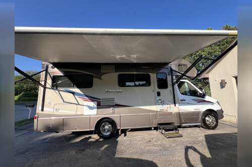 2015 Winnebago ITASCA NAVION 24J in coventry RI