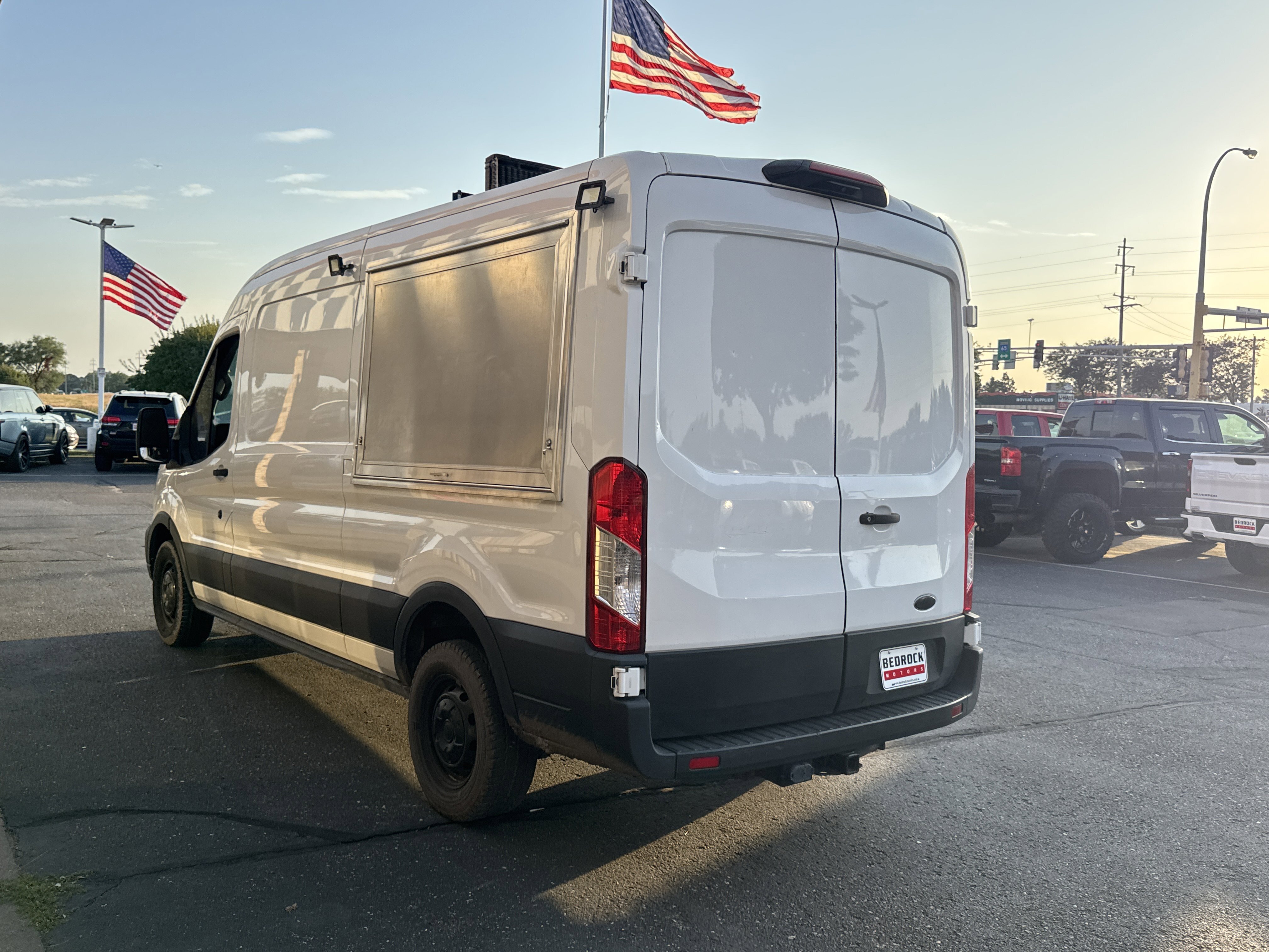 2022 Ford Transit photo 3