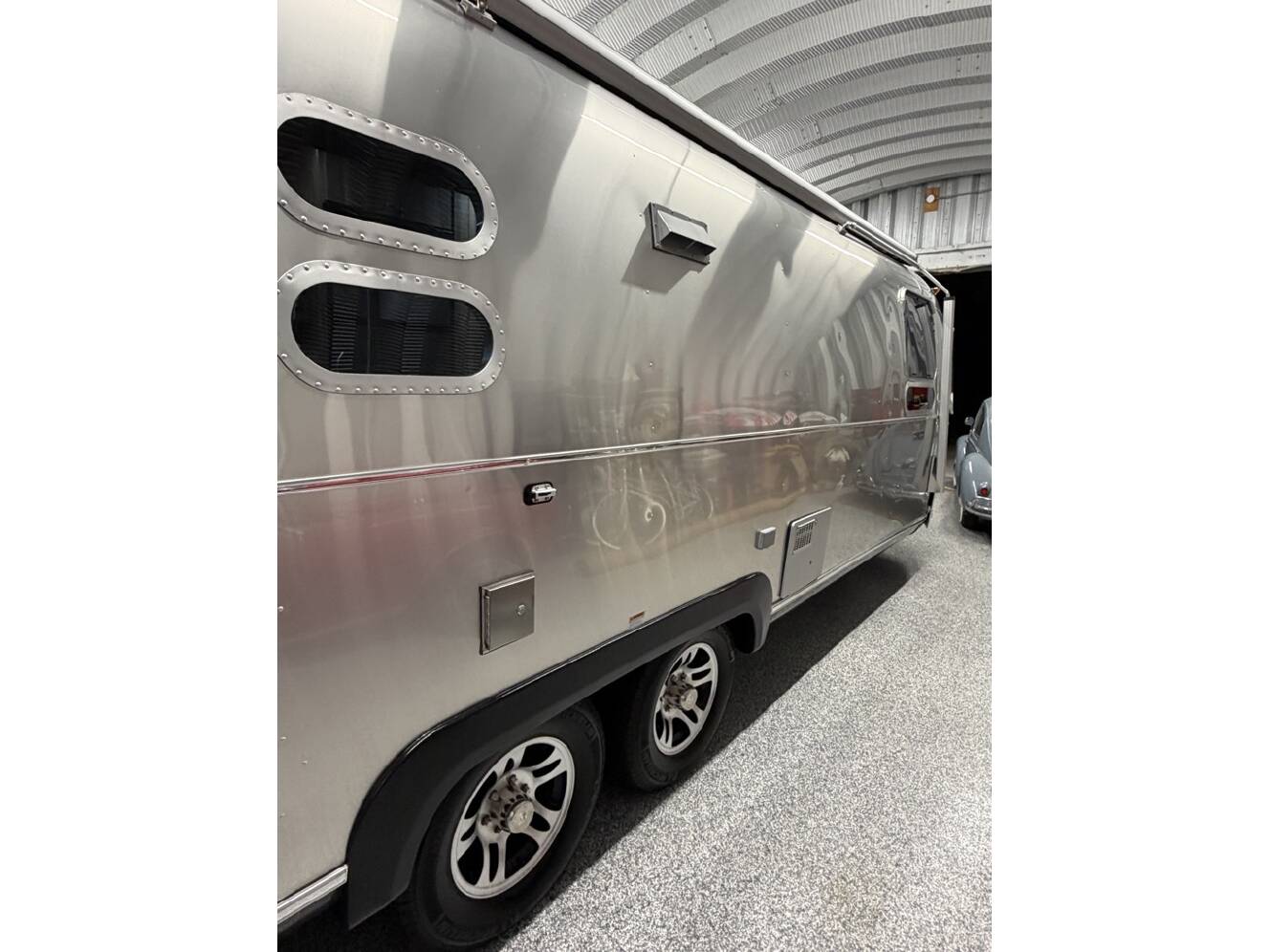 A photo of this 2016 Airstream PENDLETON 27FB