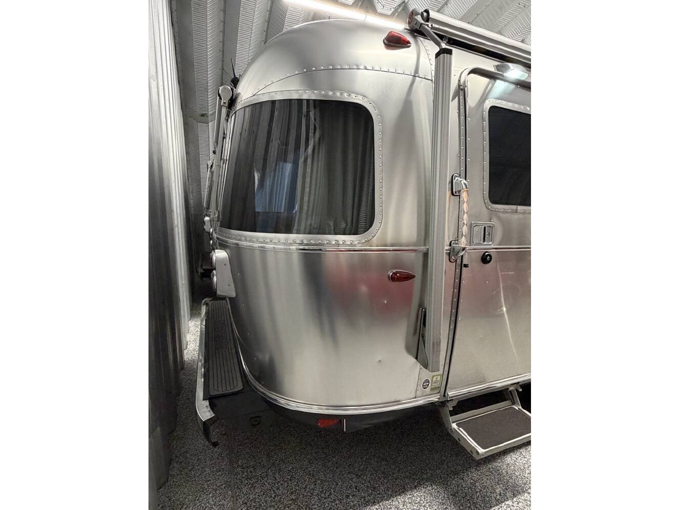 A photo of this 2016 Airstream PENDLETON 27FB