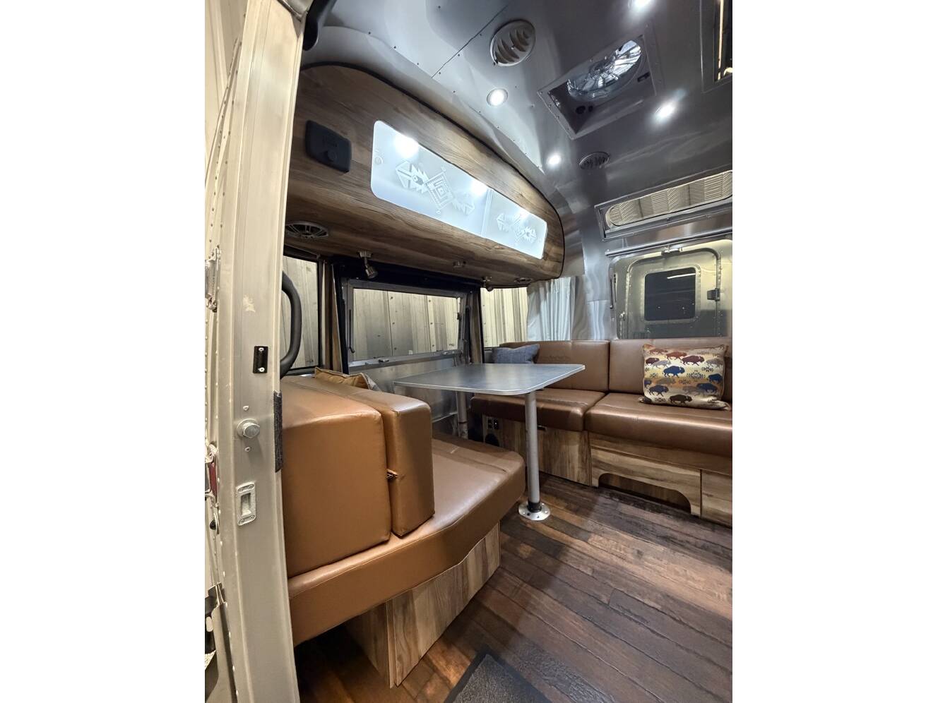 A photo of this 2016 Airstream PENDLETON 27FB