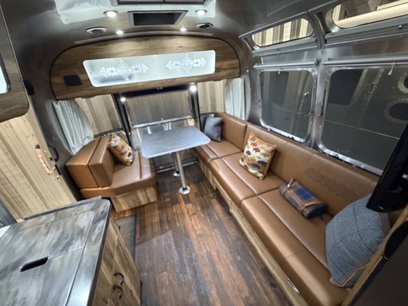 A photo of this 2016 Airstream PENDLETON 27FB