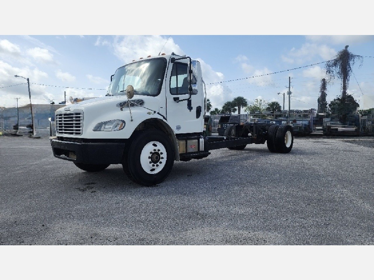 2016 FREIGHTLINER BUSINESS CLASS M2 106 in New Castle, DE