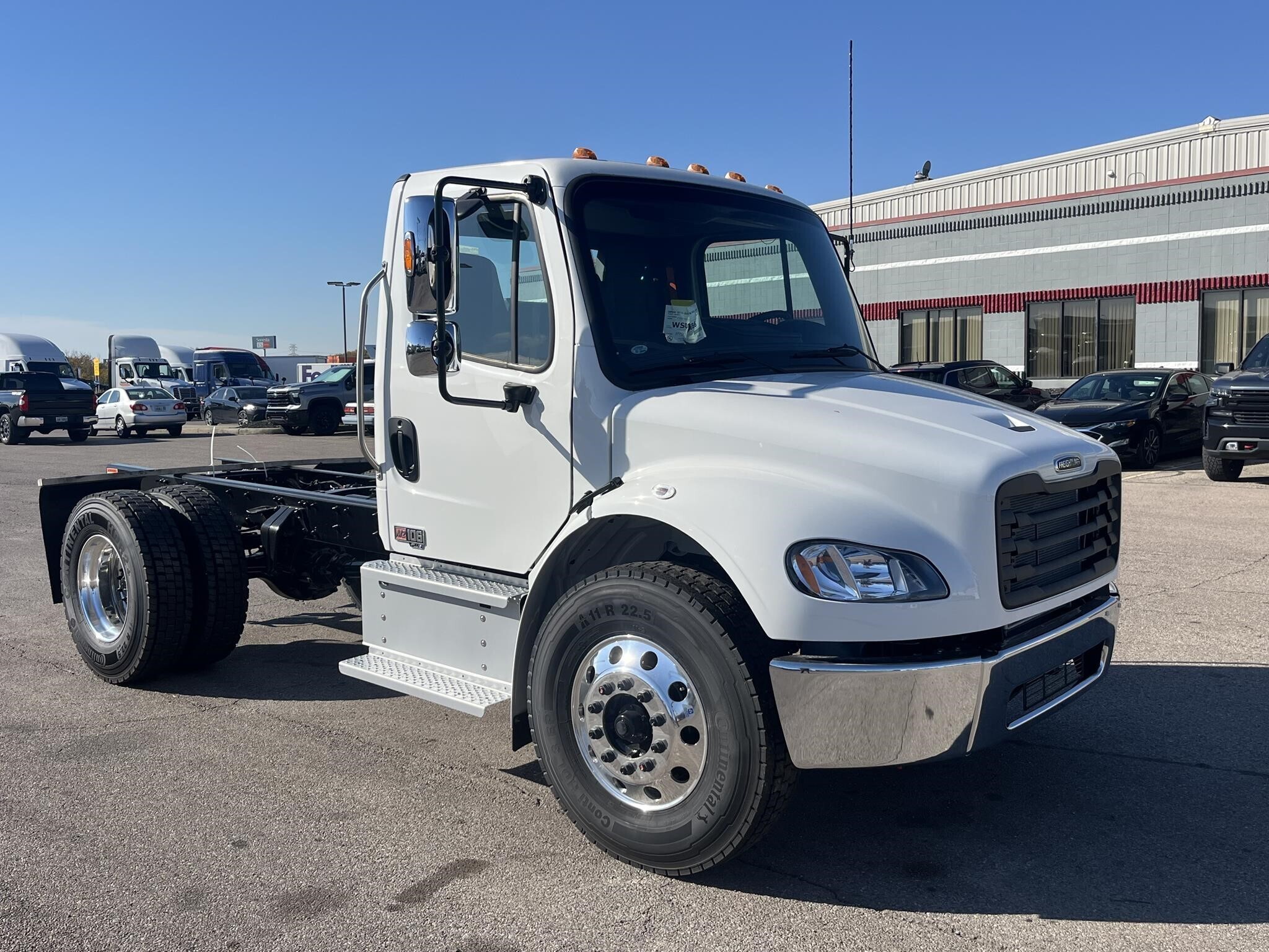 2026 FREIGHTLINER BUSINESS CLASS M2 106 in Cincinnati, OH