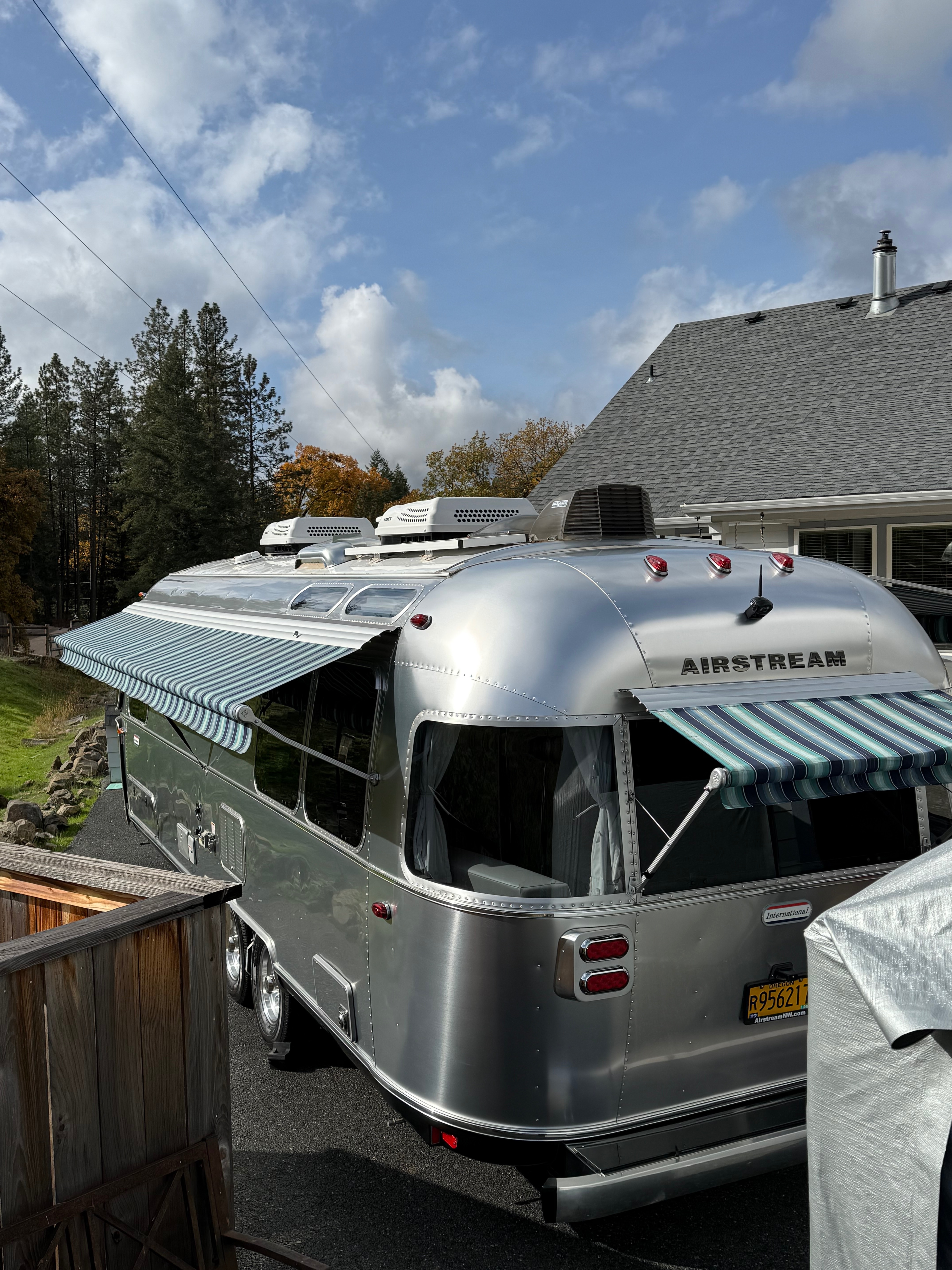 2021 Airstream INTERNATIONAL SERENITY 27FB TWIN in rogue river OR