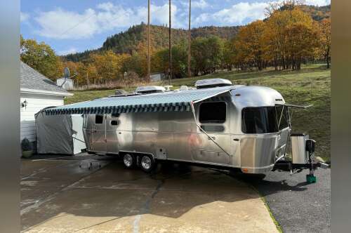 2021 Airstream INTERNATIONAL SERENITY 27FB TWIN in rogue river OR