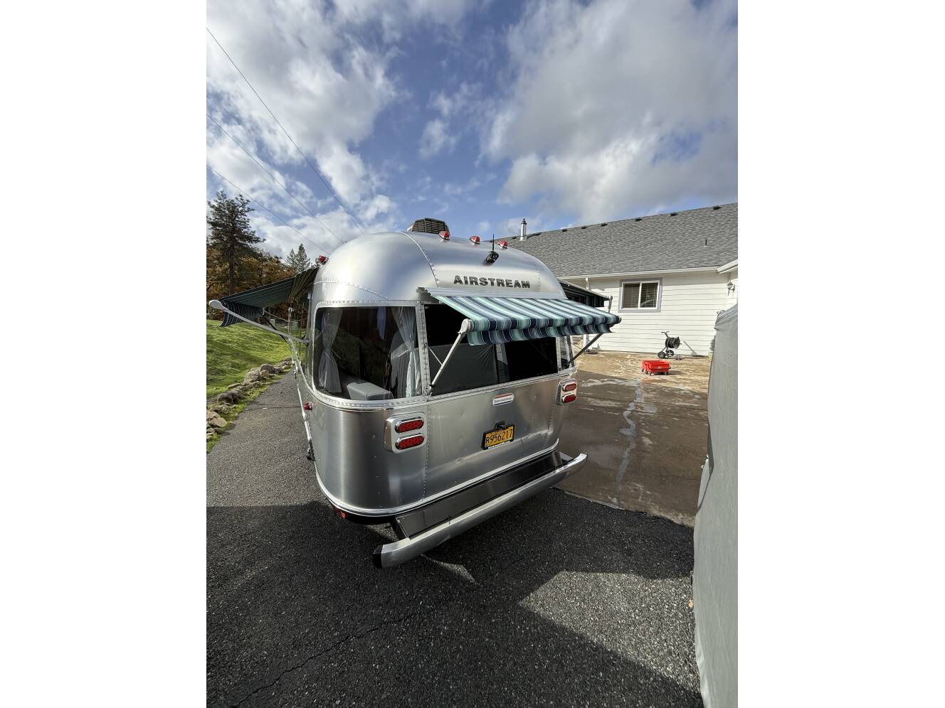 A photo of this 2021 Airstream INTERNATIONAL SERENITY 27FB TWIN