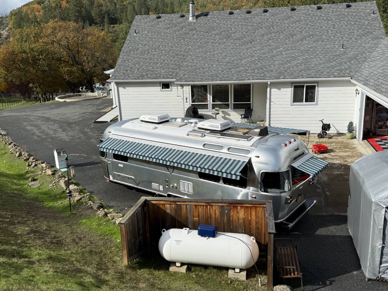 A photo of this 2021 Airstream INTERNATIONAL SERENITY 27FB TWIN
