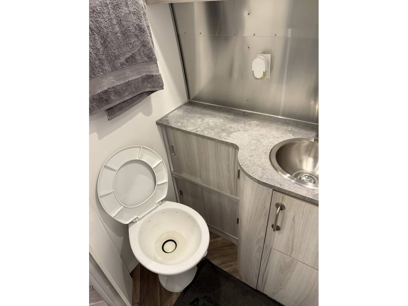 A photo of this 2021 Airstream INTERNATIONAL SERENITY 27FB TWIN