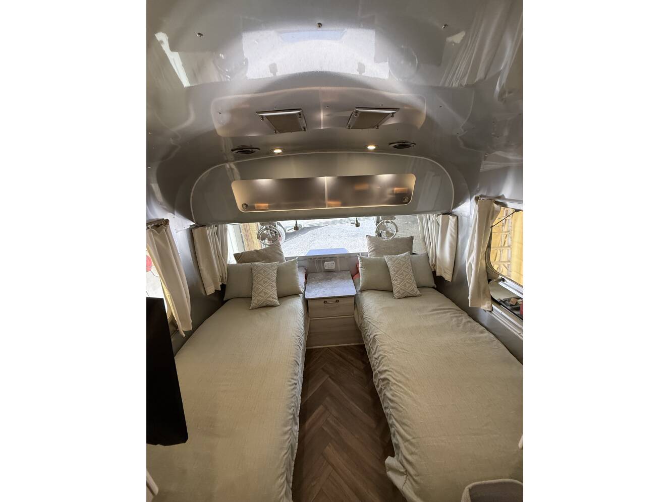 A photo of this 2021 Airstream INTERNATIONAL SERENITY 27FB TWIN