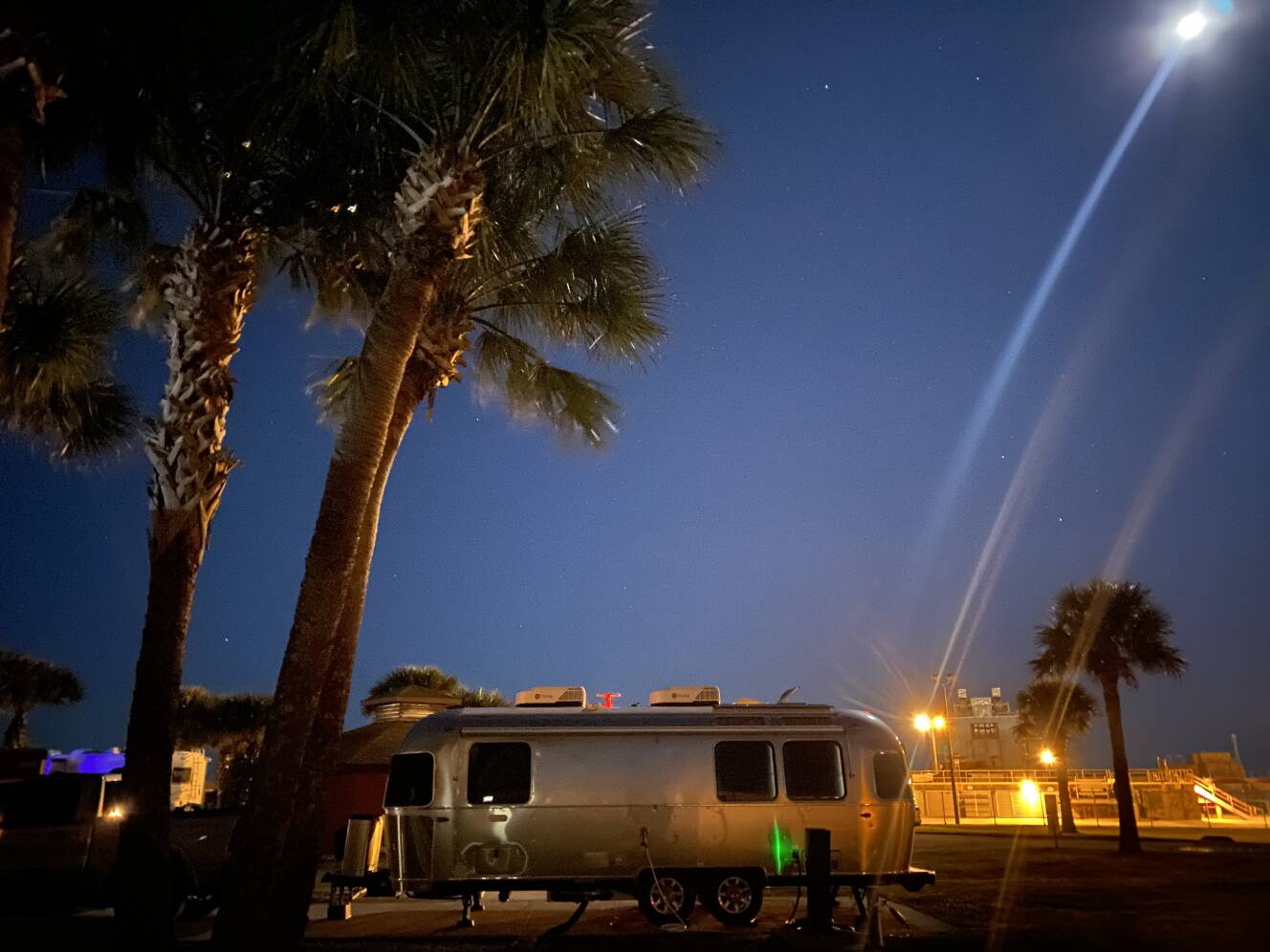 A photo of this 2024 Airstream FLYING CLOUD 25FB TWIN