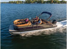 Bennington 23 M Fastback Review image