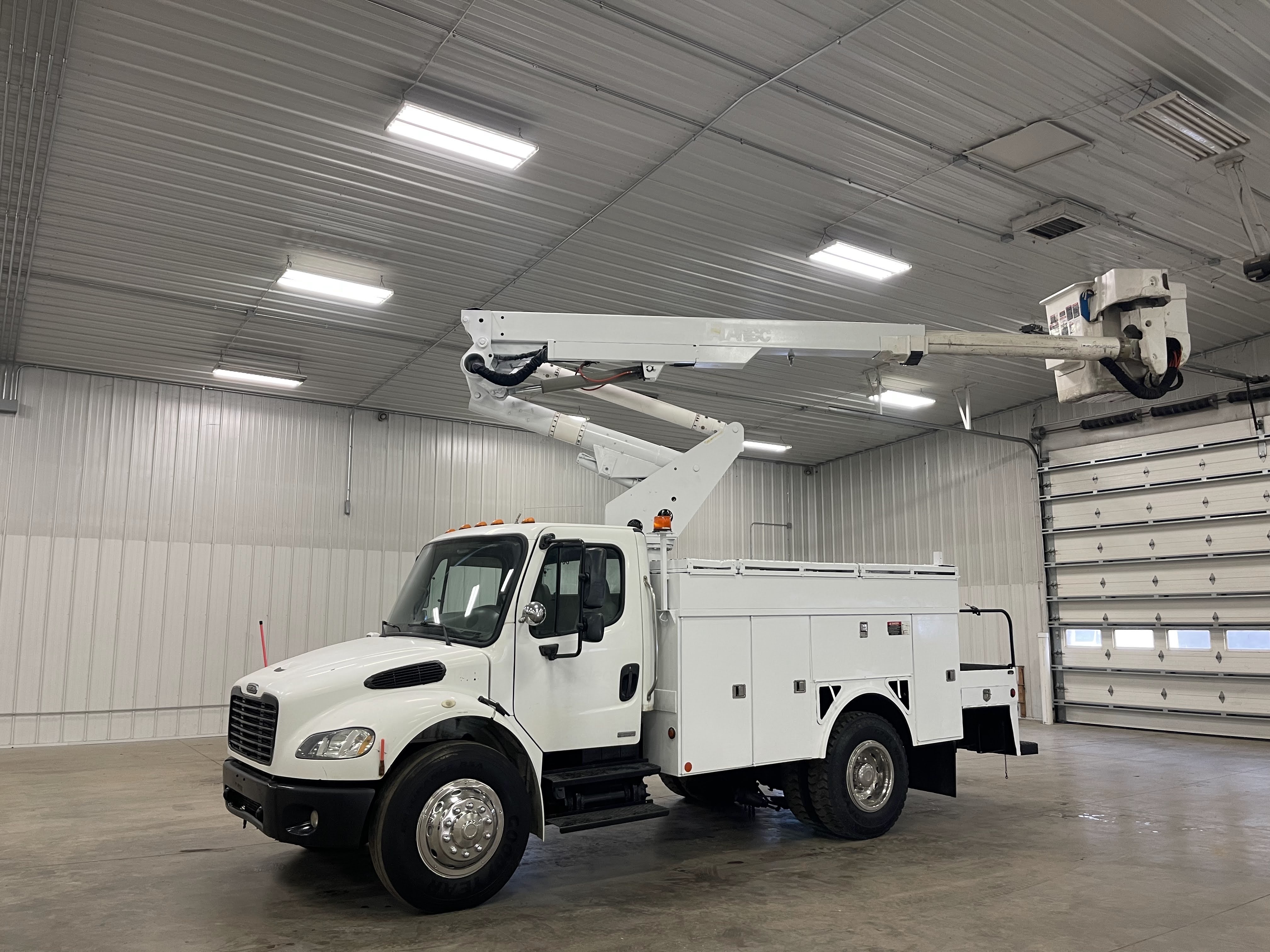 2007 FREIGHTLINER BUSINESS CLASS M2 106 in Battle Creek, MI