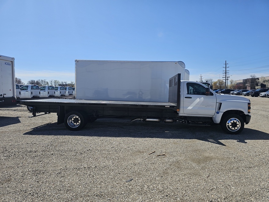 2024 CHEVROLET SILVERADO MEDIUM DUTY in Center Line, MI