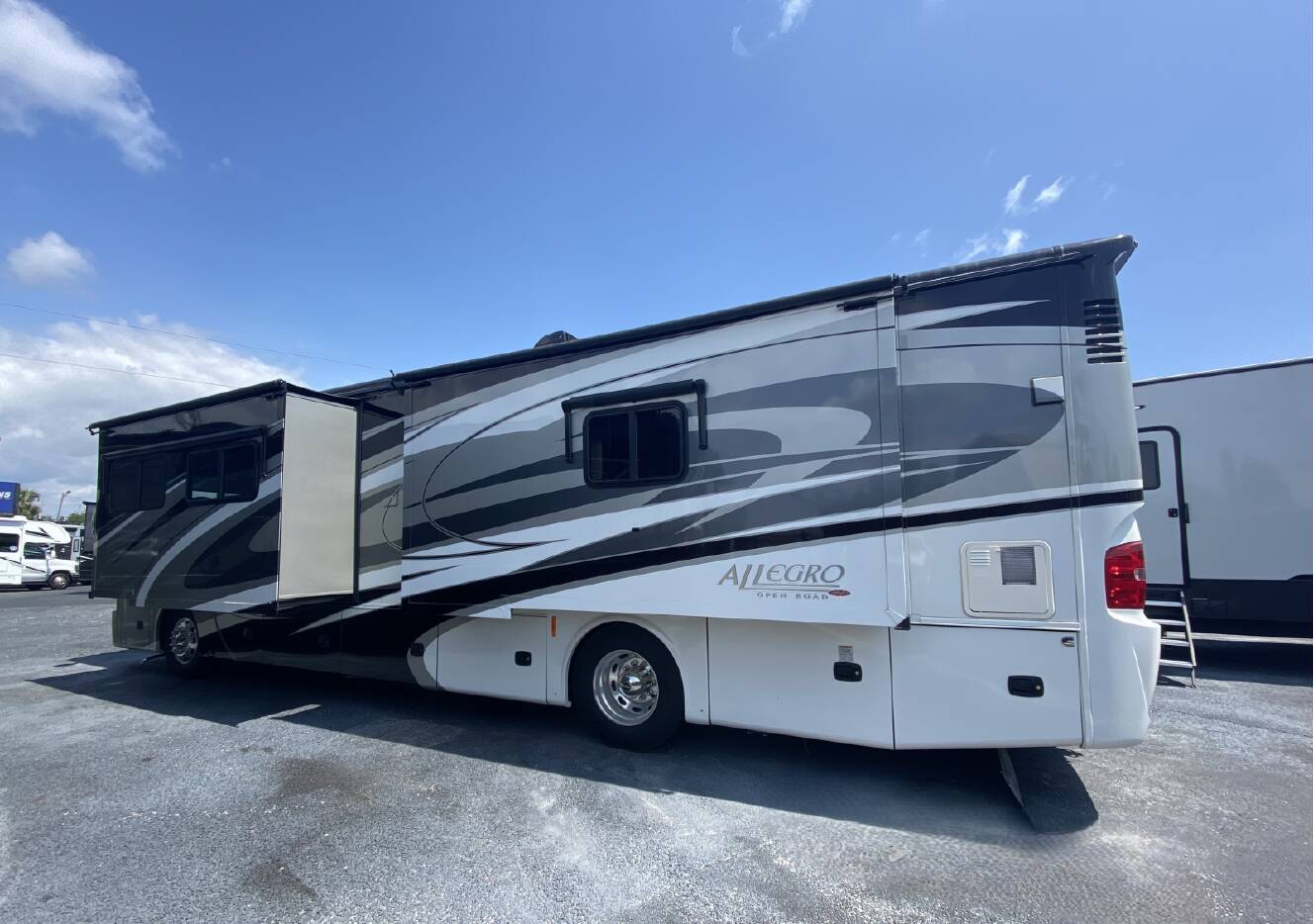 A photo of this 2017 Tiffin Motorhomes Allegro Red 37PA