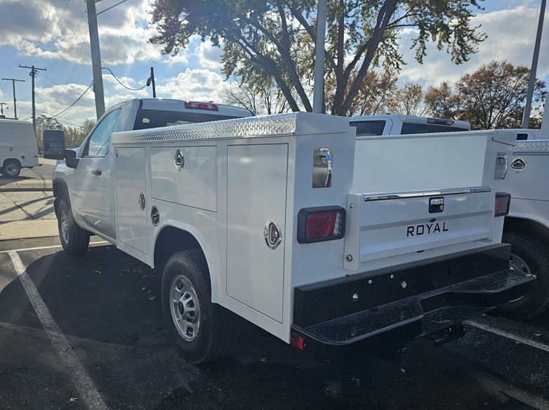 2024 CHEVROLET SILVERADO in Center Line, MI